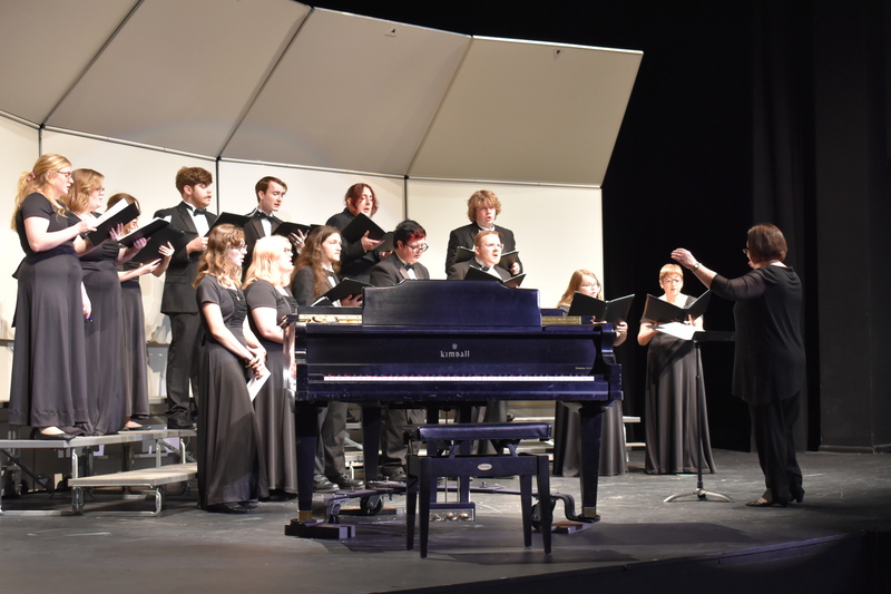 Singers and Chamber Singers Announce March 4 Concert